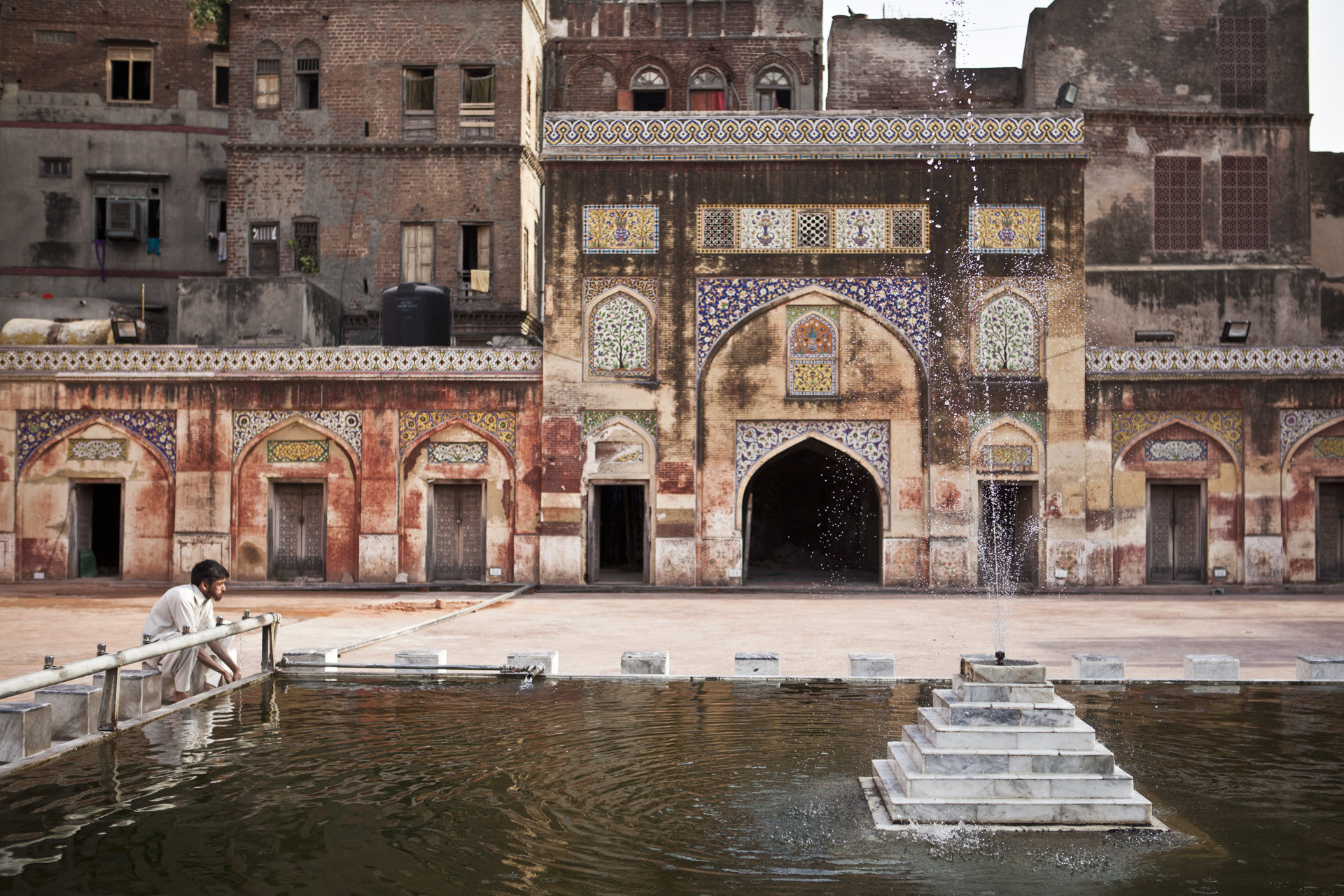 Masjid Wazir Khan Mosque Fountain